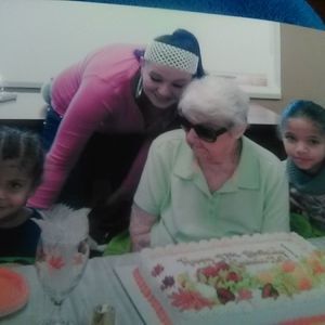 Meet your Posher, Lucinda